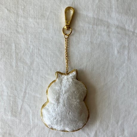 【期間限定：8/16まで】 ザリ刺繍バッグチャーム（キーホルダー）　キャット（ファーリー）