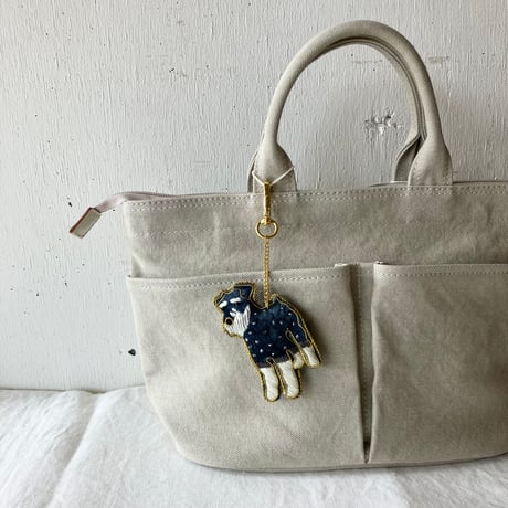 【期間限定：8/16まで】ザリ刺繍バッグチャーム（キーホルダー）　シュナウザー