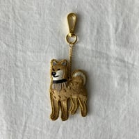 【期間限定：8/16まで】ザリ刺繍バッグチャーム（キーホルダー）　シバイヌ