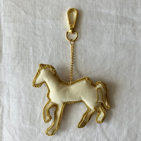 【期間限定：8/16まで】 ザリ刺繍バッグチャーム（キーホルダー）　ホワイトホース
