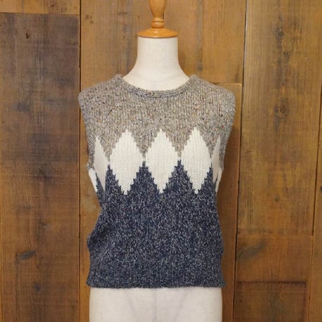 VINTAGE LIZ CLAIBORNE ARGYLE KNIT VEST