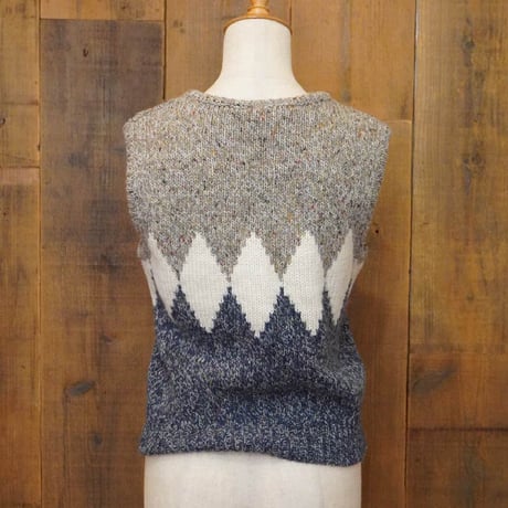 VINTAGE LIZ CLAIBORNE ARGYLE KNIT VEST