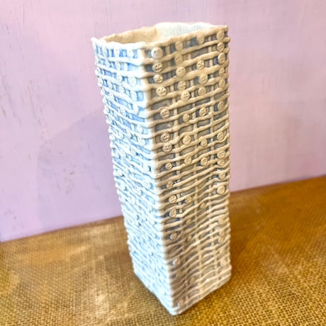 小田原 亜梨沙／花瓶「32階建てマンション」