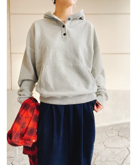 NATURAL LAUNDRY│セントラル裏毛フードプルオーバー