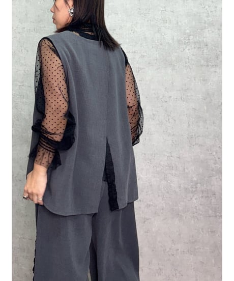 TRANOI.｜バックスリットキーネックジレ　214R228