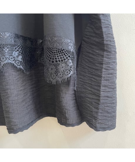 MONiLE｜裾レース前後異素材Tシャツ