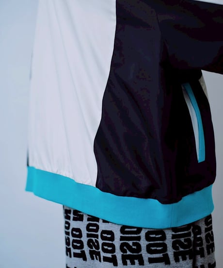【HCAE】  HALF ZIP TRACK JACKET   E26A0035