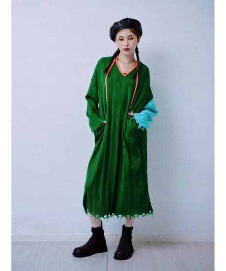 【HCAE】  DAMAGED  KNIT DRESS   E26A0043