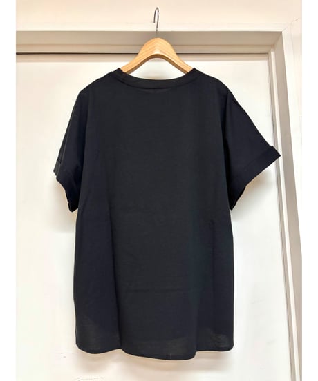Paulinebleu｜ パールビジュー「D」ロゴ Tシャツ