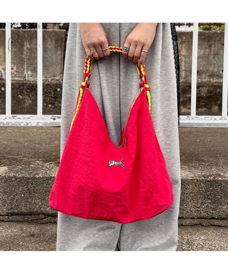 TRANOI.｜TORAコードハンドルショルダーバッグ