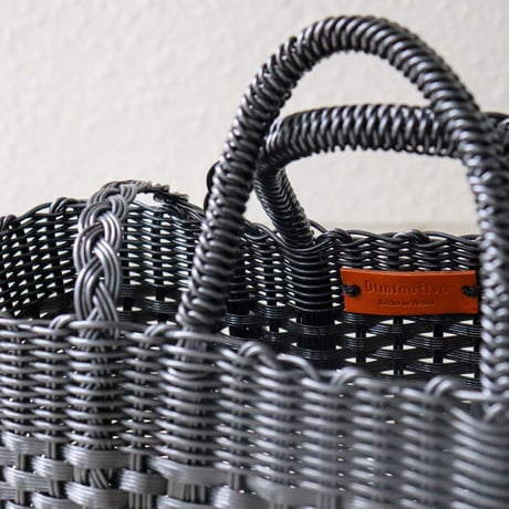【プラスチック】 ストロー ショルダー付バスケットトート M31 ブラック (生産終了品)