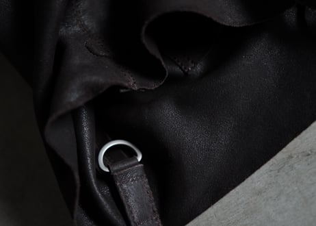 SQUARE SHOULDER. TAUPE  DARK CHOCO