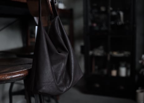 SQUARE SHOULDER. TAUPE  DARK CHOCO