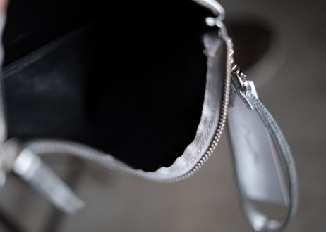 STRAP LEATHER POUCH SILVER