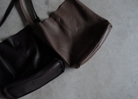 SQUARE SHOULDER. TAUPE  DARK CHOCO
