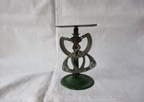 Tin-toy / Letter scale