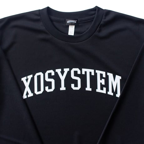 XOSYSTEM｜XO COLLEGE ARCH LOGO DRY L/S TEE