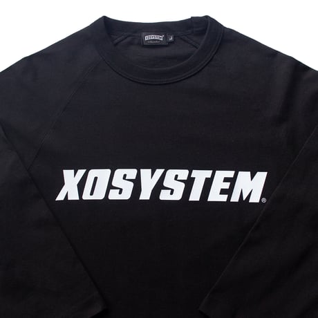 XOSYSTEM｜XO SQ LOGO RAGLAN TEE -Relax fit-