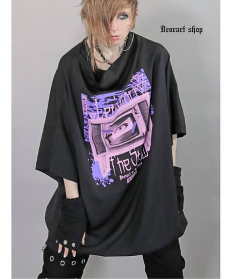 Deorart DRT2893 モンスターサイズ ドレープ・チュニック Tシャツ [Retro TV]