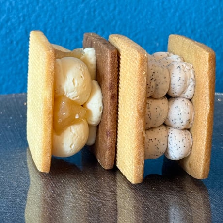 peach buttersand box