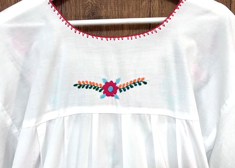 メキシカン メキシコ ワンピース 白 花 刺繍 手刺繍 ヴィンテージ エスニック ヒッピー カラフル おしゃれ かわいい USA 古着/club723 クラブ723(N817)