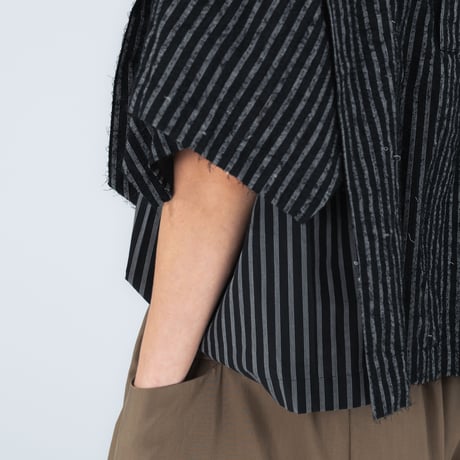 <予約商品>　[TA-ТP0053] FUZZY STRIPE HIGH NECK BLOUSE