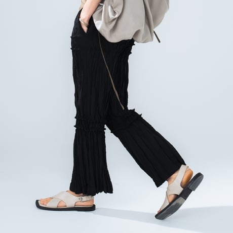 <予約商品>　[TA-BUM0015]"BUMPY" FLARE TROUSER