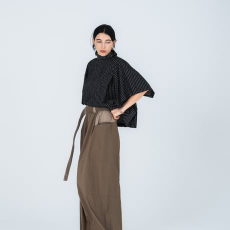 <予約商品>　[TA-ТP0053] FUZZY STRIPE HIGH NECK BLOUSE