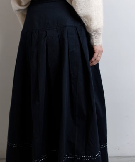 TOAST / Cotton Satin Smocked Skirt