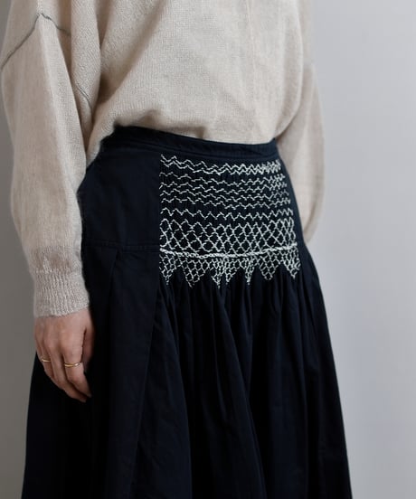 TOAST / Cotton Satin Smocked Skirt
