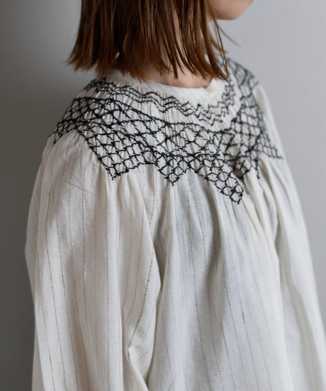 TOAST / Smocked Neck Cotton Silk Mulmul Top