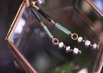 原石柱状トルマリン、オパール　ピアス