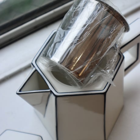 " SERAX " Carte Blanche - Tea pot white - black Carte Blanche