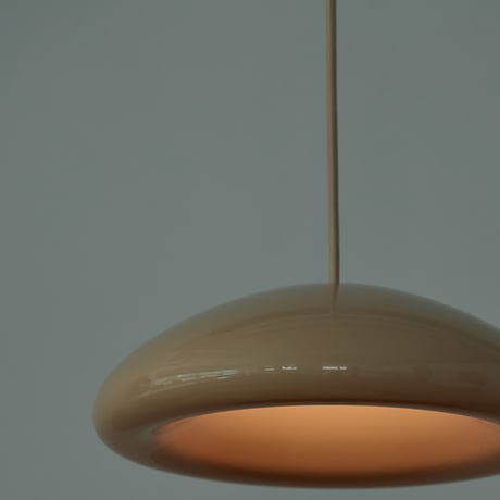 "ILKW." BELLY 30 PENDANT - SAND