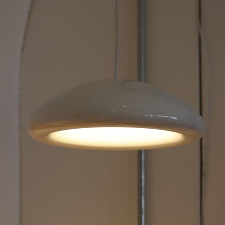 "ILKW." BELLY 30 PENDANT - WHITE
