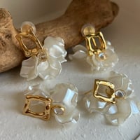 Blanche Fleurピアス/イヤリング