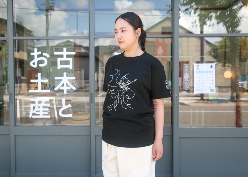 yanggao ヤンガオ　橋の下盆踊り　TシャツTEE 半袖 L 張山しし踊りTシャツ（hitofude／ブラック） | TONO MADE