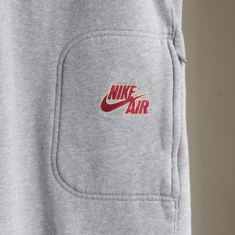 Nike"
