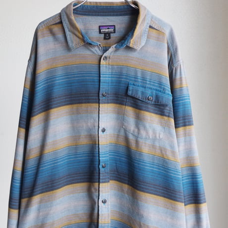 Patagonia”Lightweight Fjord Flannel Shirt