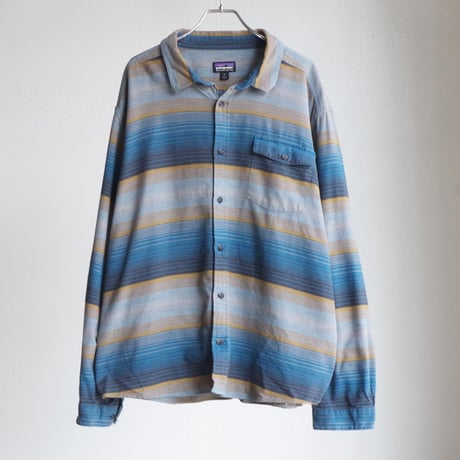 Patagonia”Lightweight Fjord Flannel Shirt