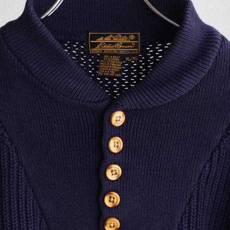 Eddie Bauer”