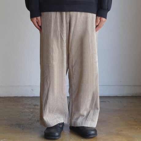 DKNY JEANS"