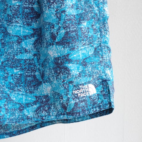 THE NORTH FACE”