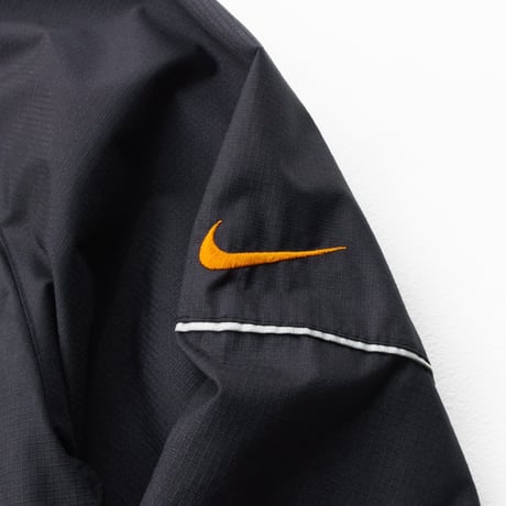 Nike"