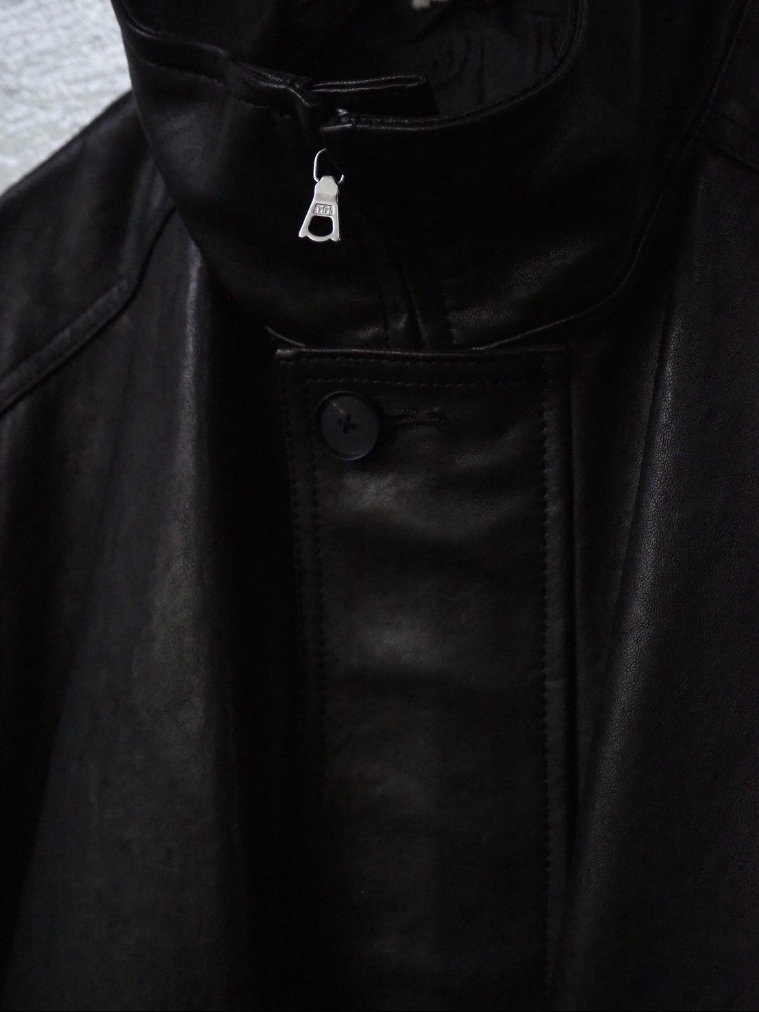 訳あり】緊急値下BURBERRY ラムレザー切替え ラグランスリーブ ジャケット AURALEE(MENS) / A26AB01BL / TEXTURED LAMB LEATH