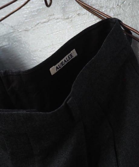 AURALEE(MENS) / A26AP03OS / SUPER LIGHT WOOL TWO-TUCK SLACKS