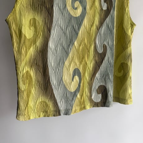 Art pleated sleeveless tops