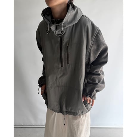 Contrast-sleeve anorak