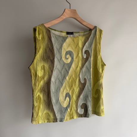 Art pleated sleeveless tops
