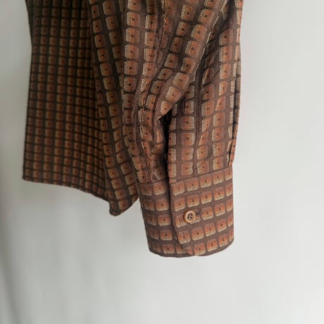 Geometric pattern shirt